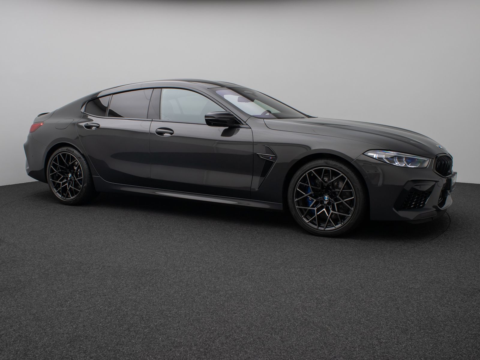 Fahrzeugabbildung BMW M8 Competition xD Gran Coupé 360°Laser HUD B&W