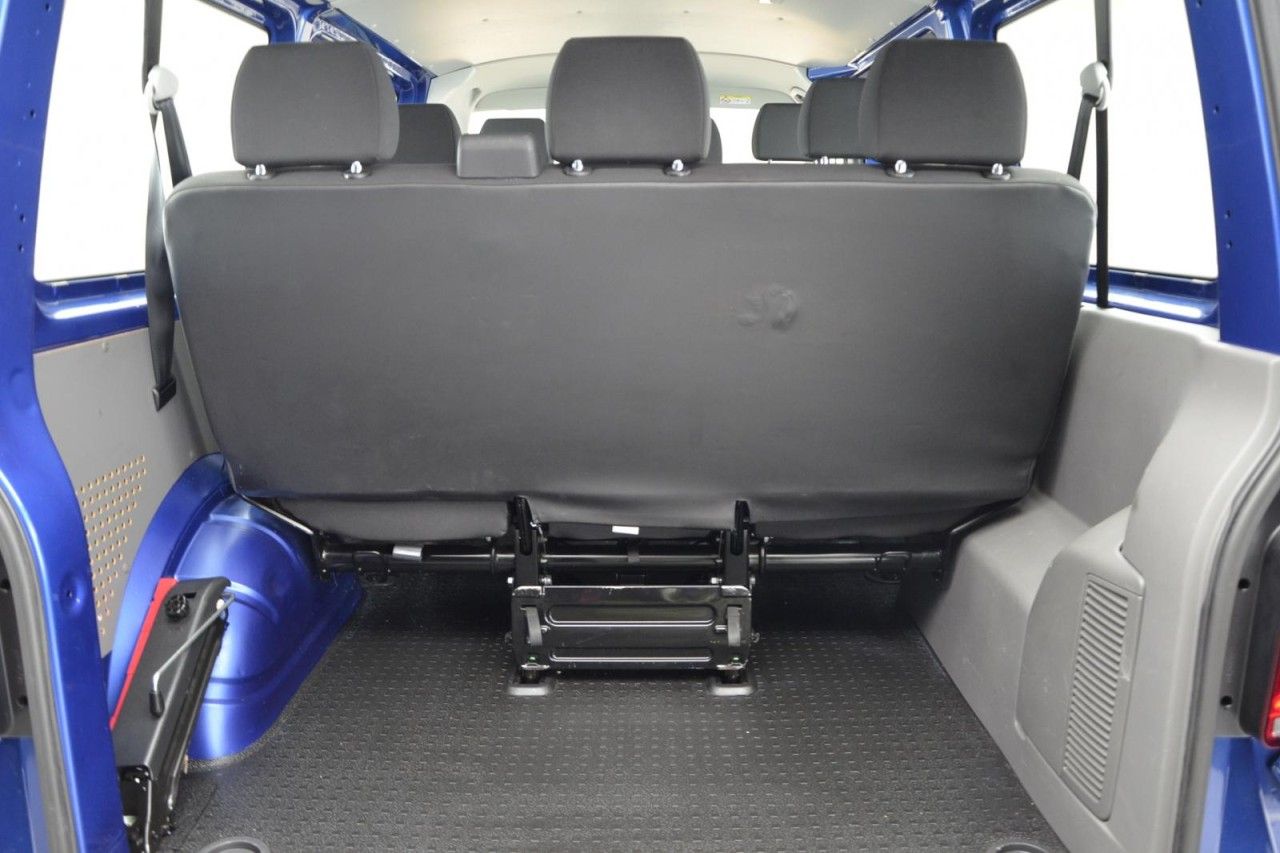 Fahrzeugabbildung Volkswagen T6.1 Transporter Kombi 2.0l TDI 81kW 5-Gang AHK