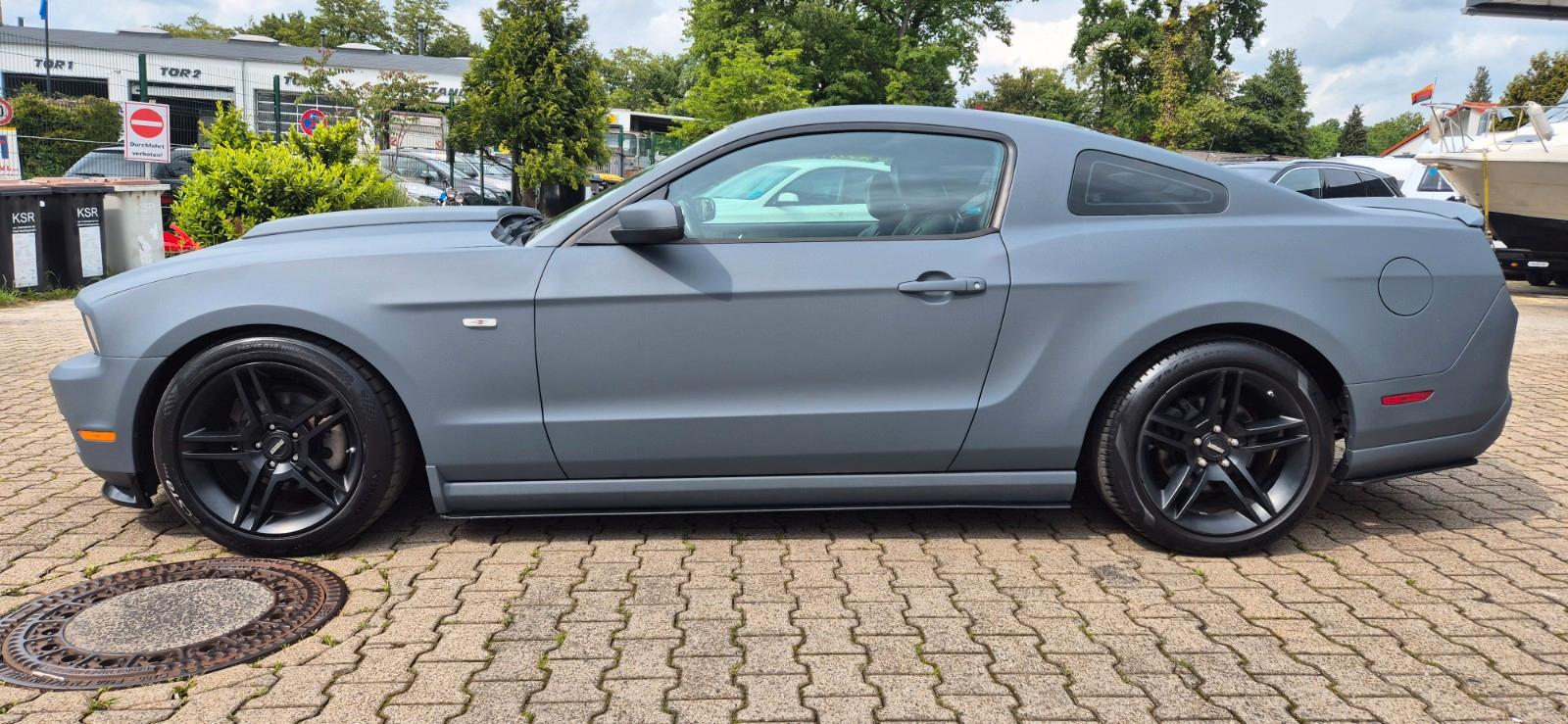 Ford 4.0 V6 Coupe Matt lackiert  Sportfahrwerk 18"
