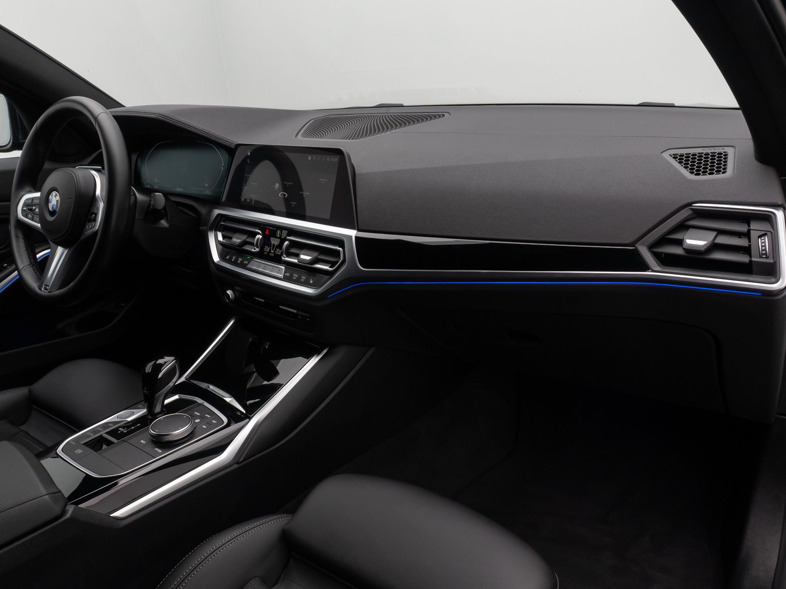 Fahrzeugabbildung BMW 318i Sport Line DAB Kamera Stop&go Laser HiFi