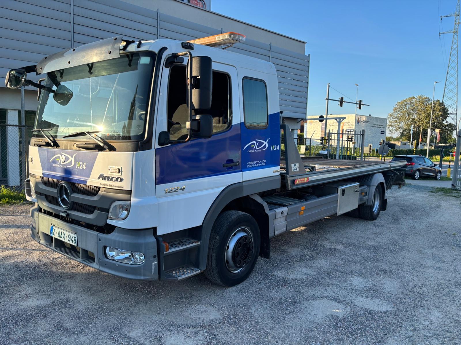 Mercedes-Benz Atego 1224  takelwagen 2 wagens