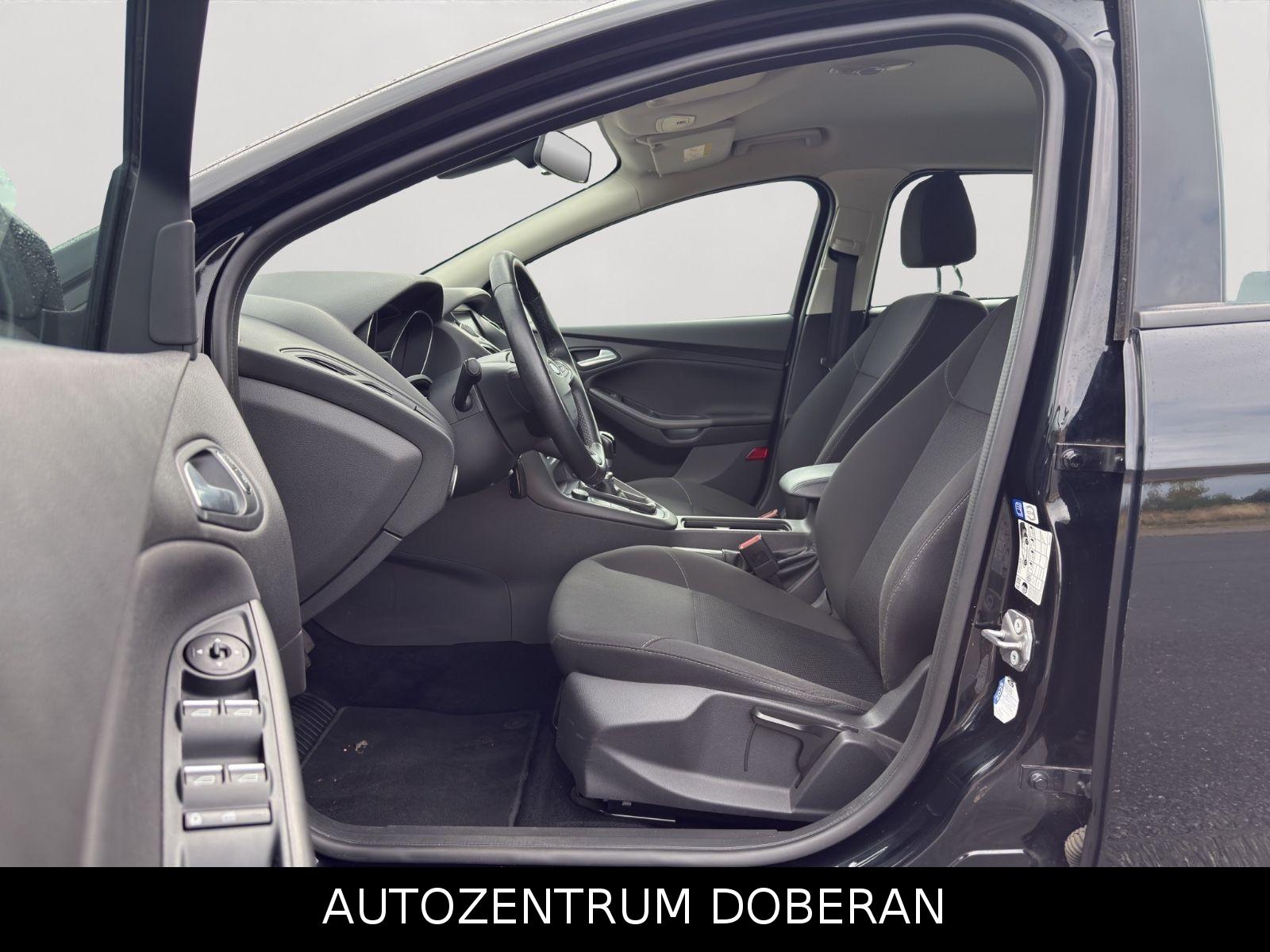 Ford Focus 2015 — photo 9