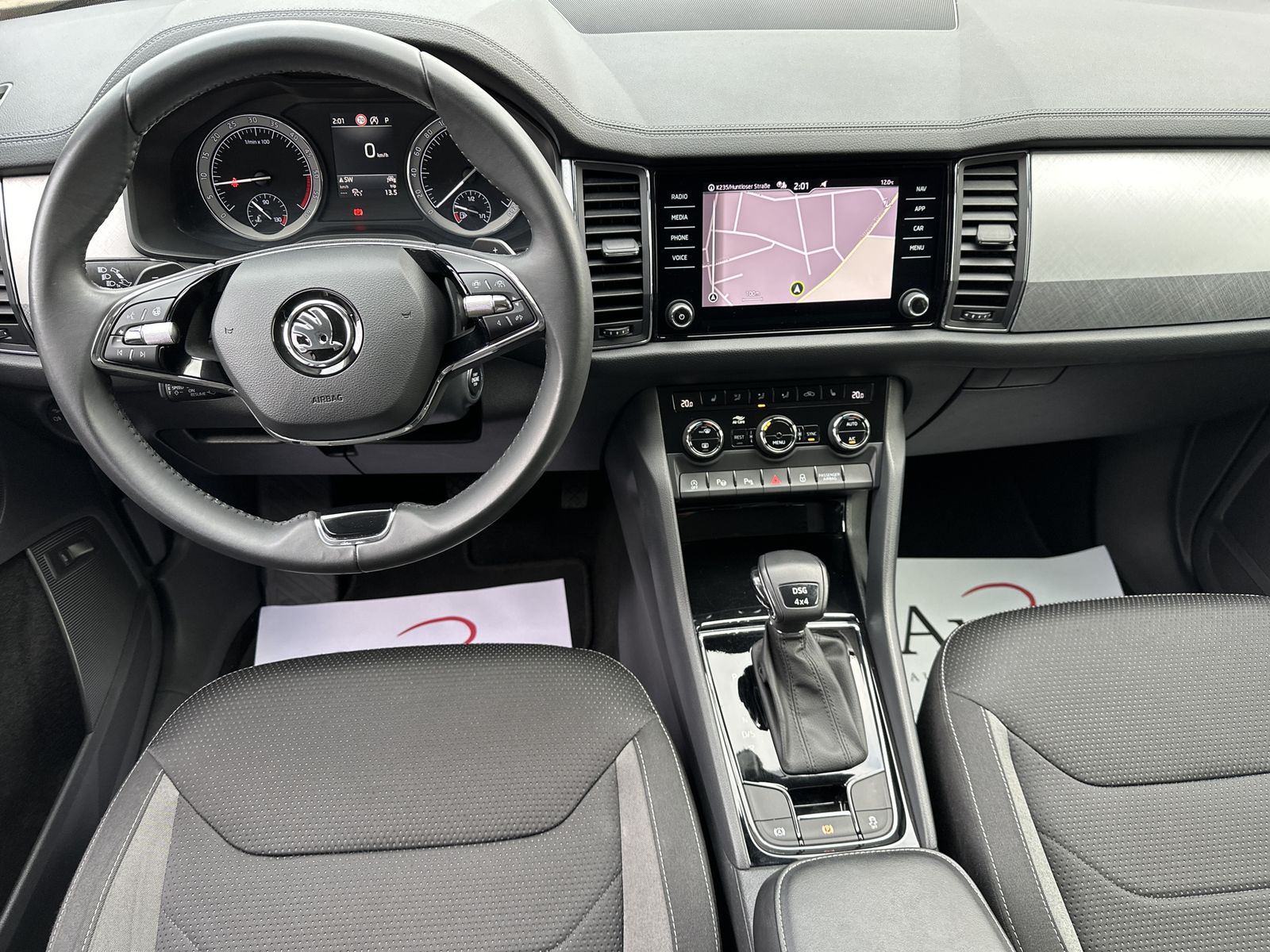 Fahrzeugabbildung SKODA Kodiaq 2.0 TDI 4x4 DSG Tour NAV+LED+AHK+CARPLAY