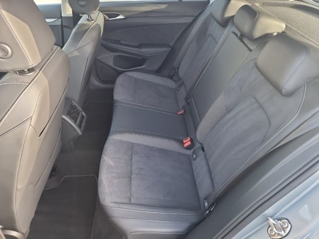 Fahrzeugabbildung Volkswagen Golf VIII 1.5 TSI 110KW STYLE LED NAVI SHZ APP-C