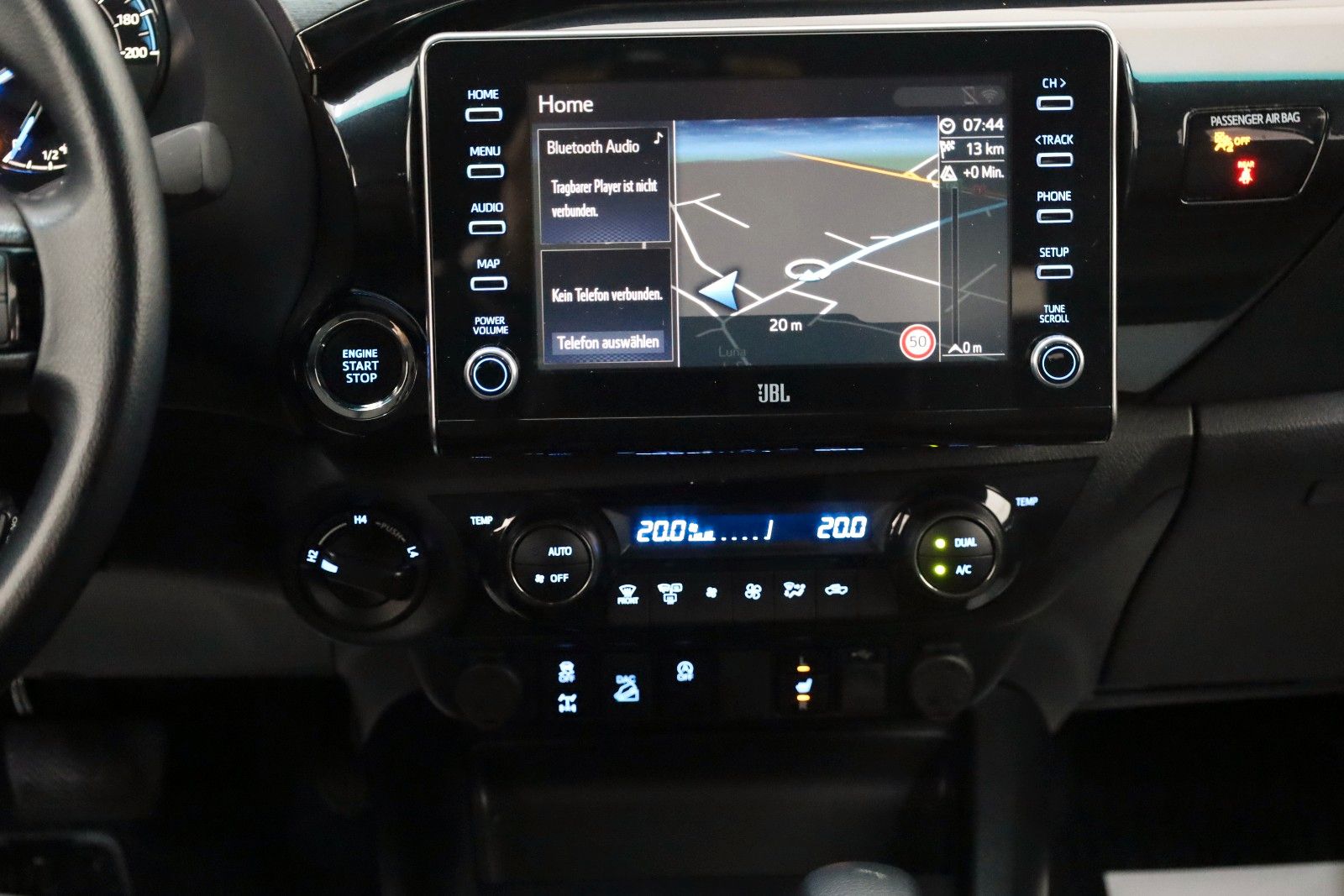 Fahrzeugabbildung Toyota Hilux 2.8 D-4D Invincible,Rollbügel, Rollo , AHK