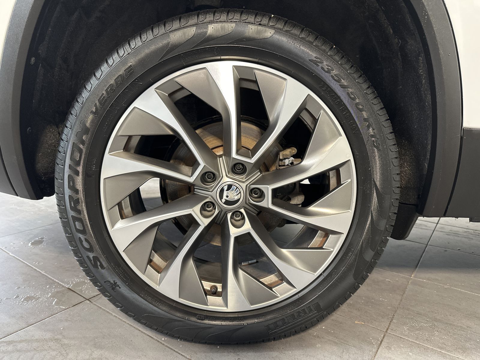 Fahrzeugabbildung SKODA Kodiaq 2.0 TDI DSG Clever NAV+LED+AHK+KAMERA+ACC