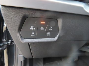 Fotografie 15 des Seat Leon FR 1.5 eTSi DSG LED Navi `18 Dynamic