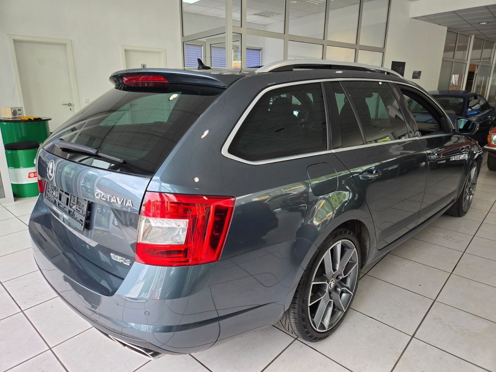 Fahrzeugabbildung SKODA Octavia Combi RS