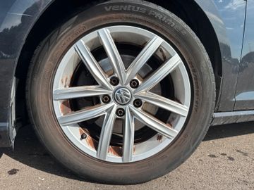 Volkswagen Golf - 11