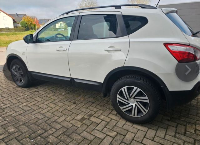 Nissan Qashqai 1.6 dCi DPF 360  Unfallfrei, sehr gepfl.