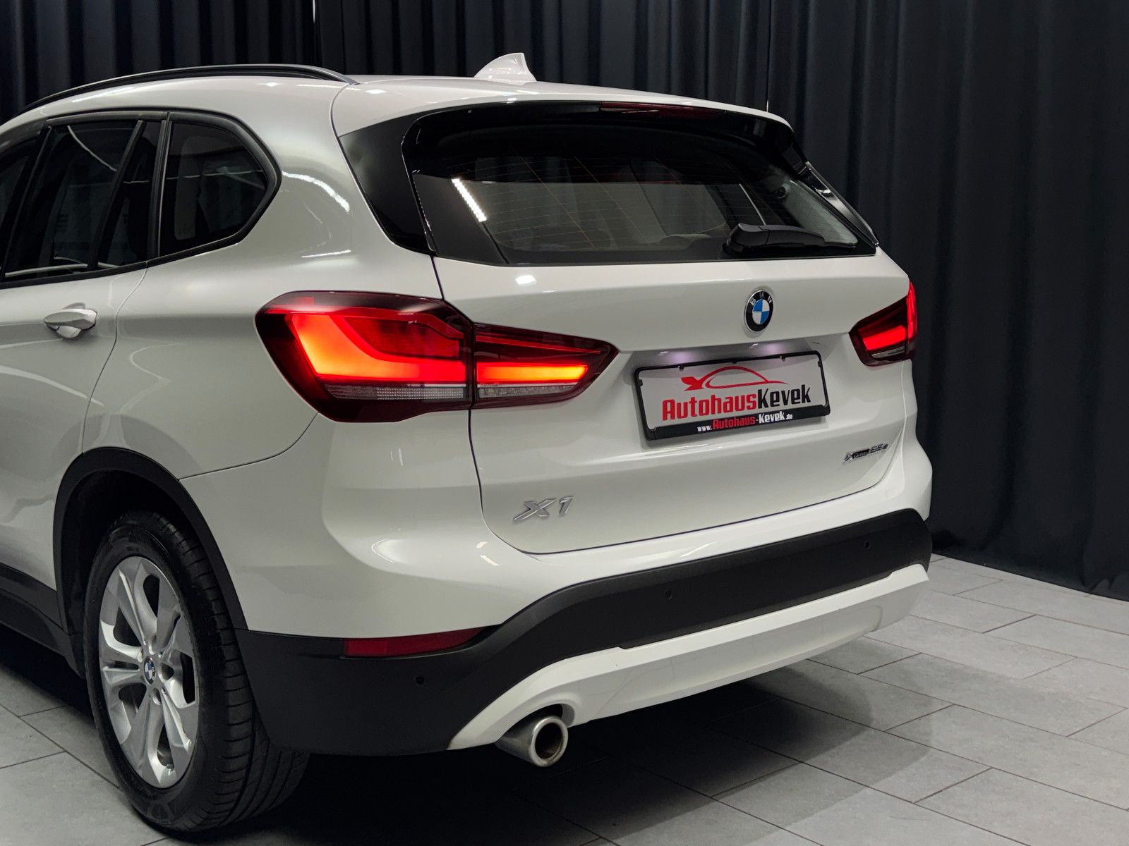 Fahrzeugabbildung BMW X1 xDrive 25e Advantage |AHK|PANO|AUTOMATIK|LED