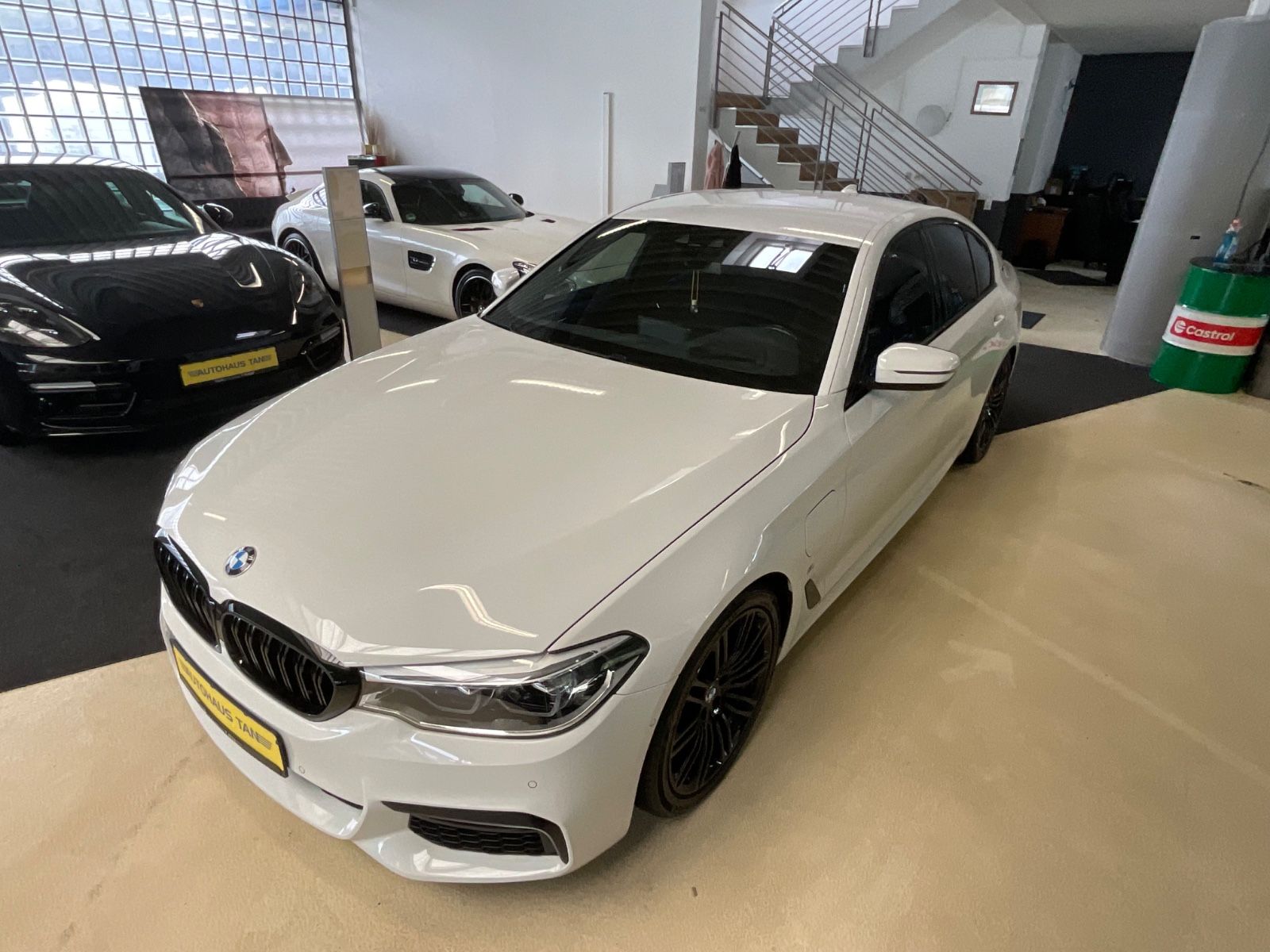 Fahrzeugabbildung BMW 530 e M Sport*Head-Up Display