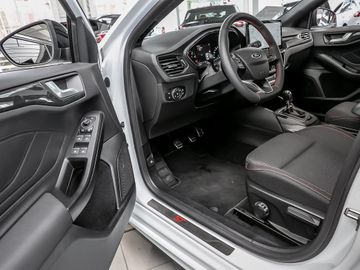 Ford Focus Turnier 1.0 EcoBoost Hybrid ST-Line LED