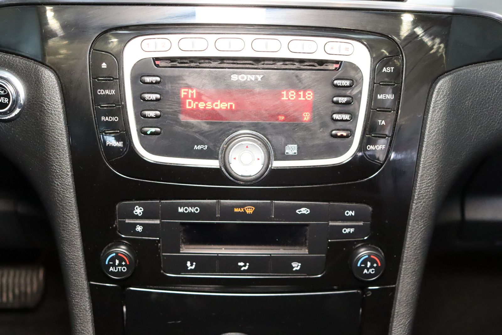 Fahrzeugabbildung Ford S-MAX 2.0 TDCi Sitzhzg./-lüftung * PDC * Tempom.