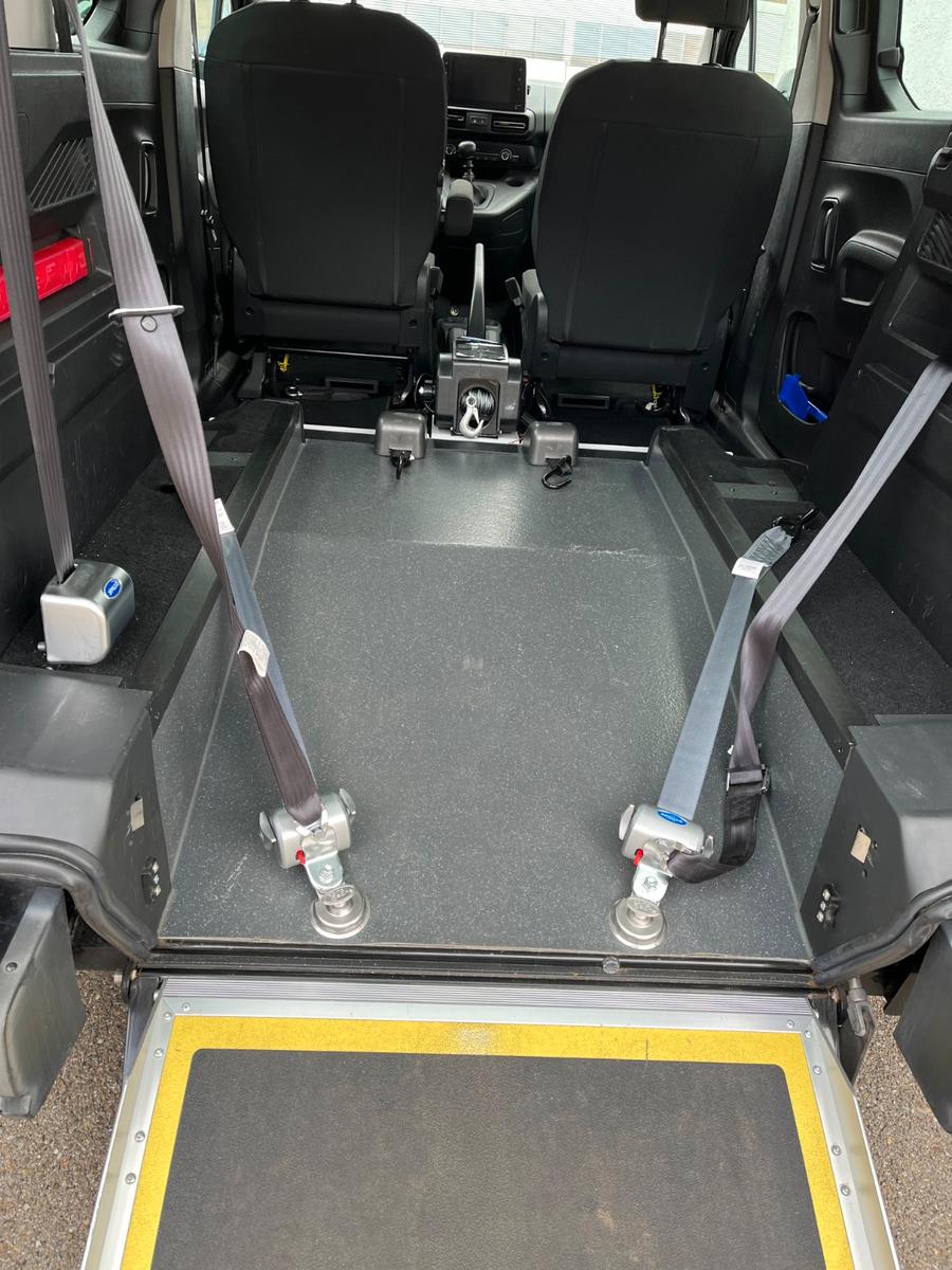 Opel Combo Life Edition*Rollstuhlrampe*23TKM*E-Winde