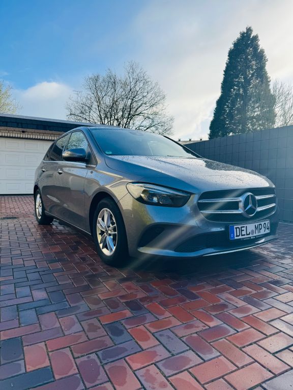 Image of Mercedes-Benz B 180