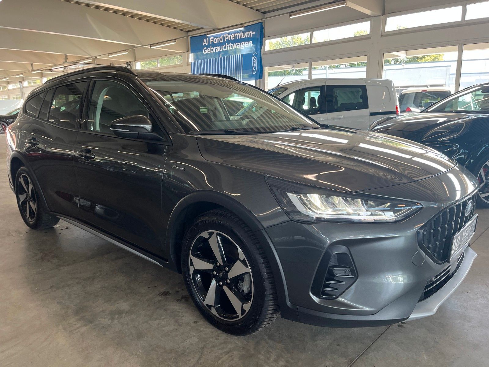 Fahrzeugabbildung Ford Focus Active X Turnier Automatik LED NAVI CAM