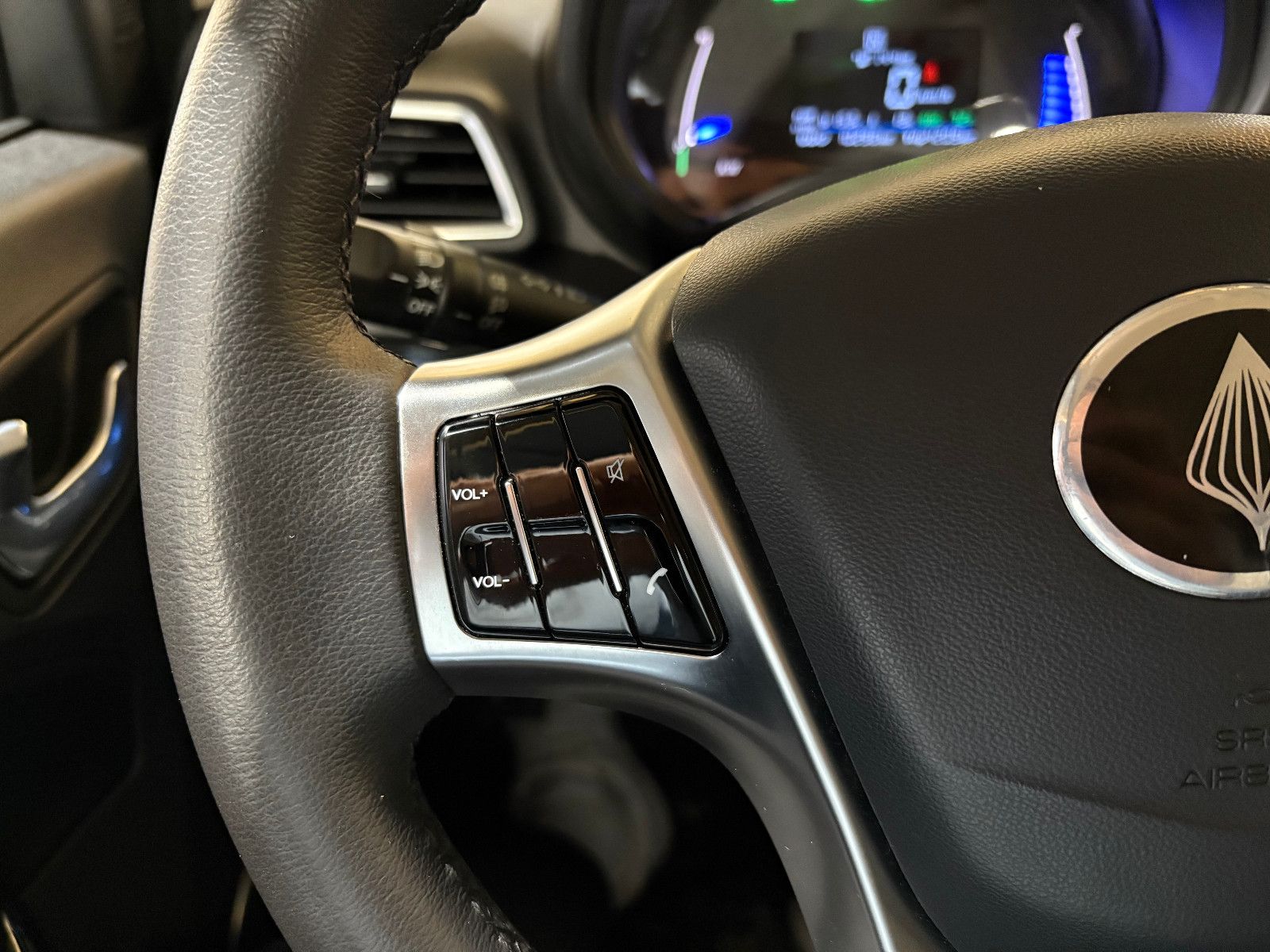 Fahrzeugabbildung Elaris PIO/KAMERA/APPLE/KLIMA/2-SITZ/AUTOMATIK