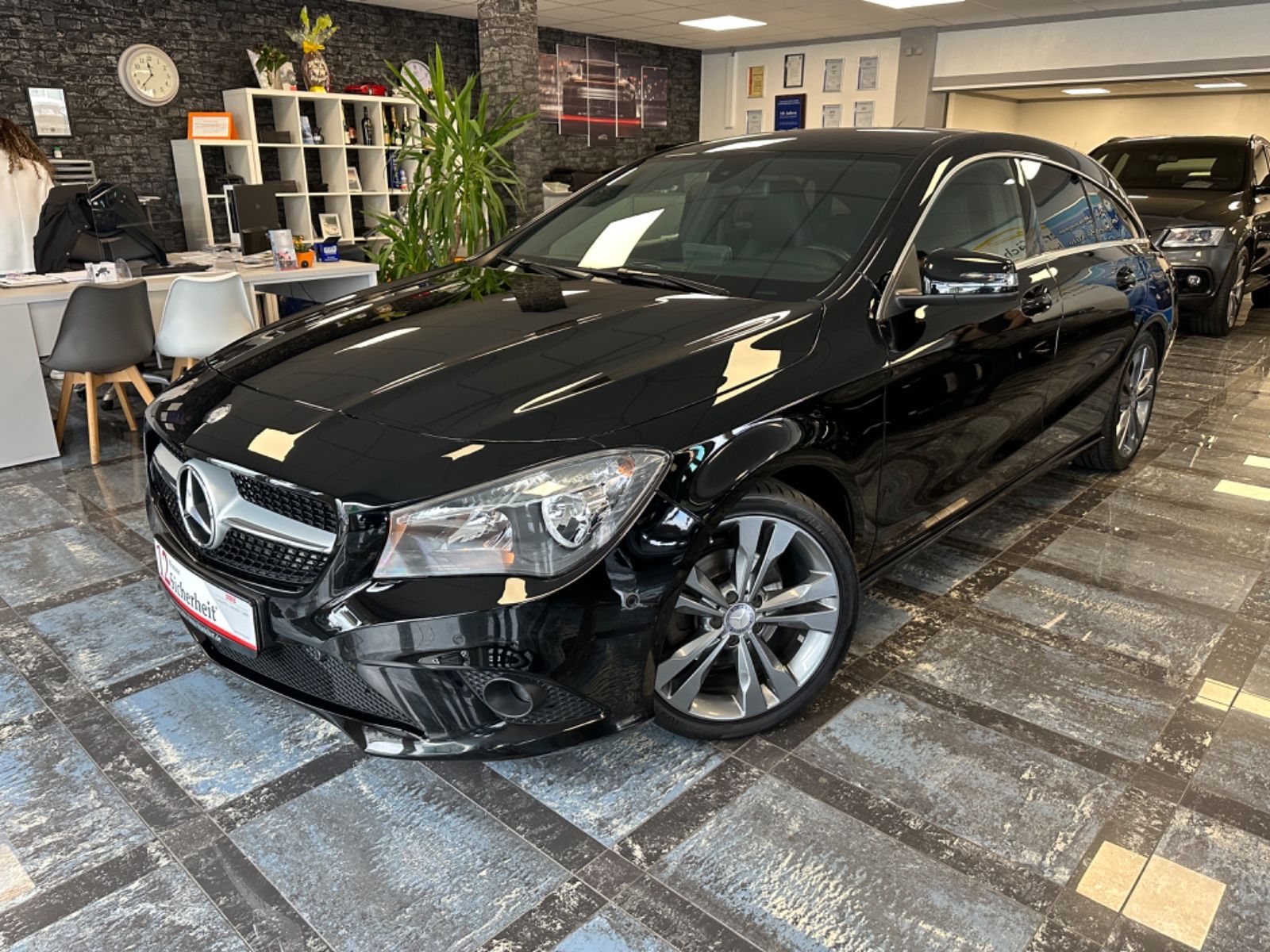 MERCEDES-BENZ CLA 200 CLA -Klasse Shooting Brake*Leder*Navigat