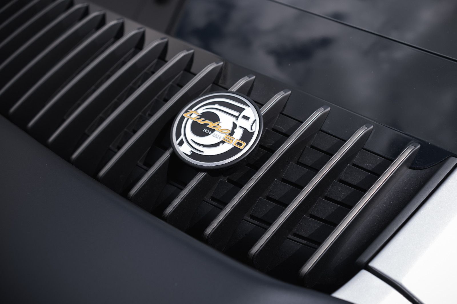 Fahrzeugabbildung Porsche 992/911 Turbo 50 Jahre-Burmester-Heritage-Inno