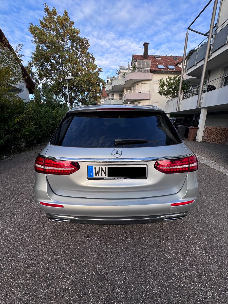 Mercedes-Benz E 220 E T-Modell Avantgarde imagem 3