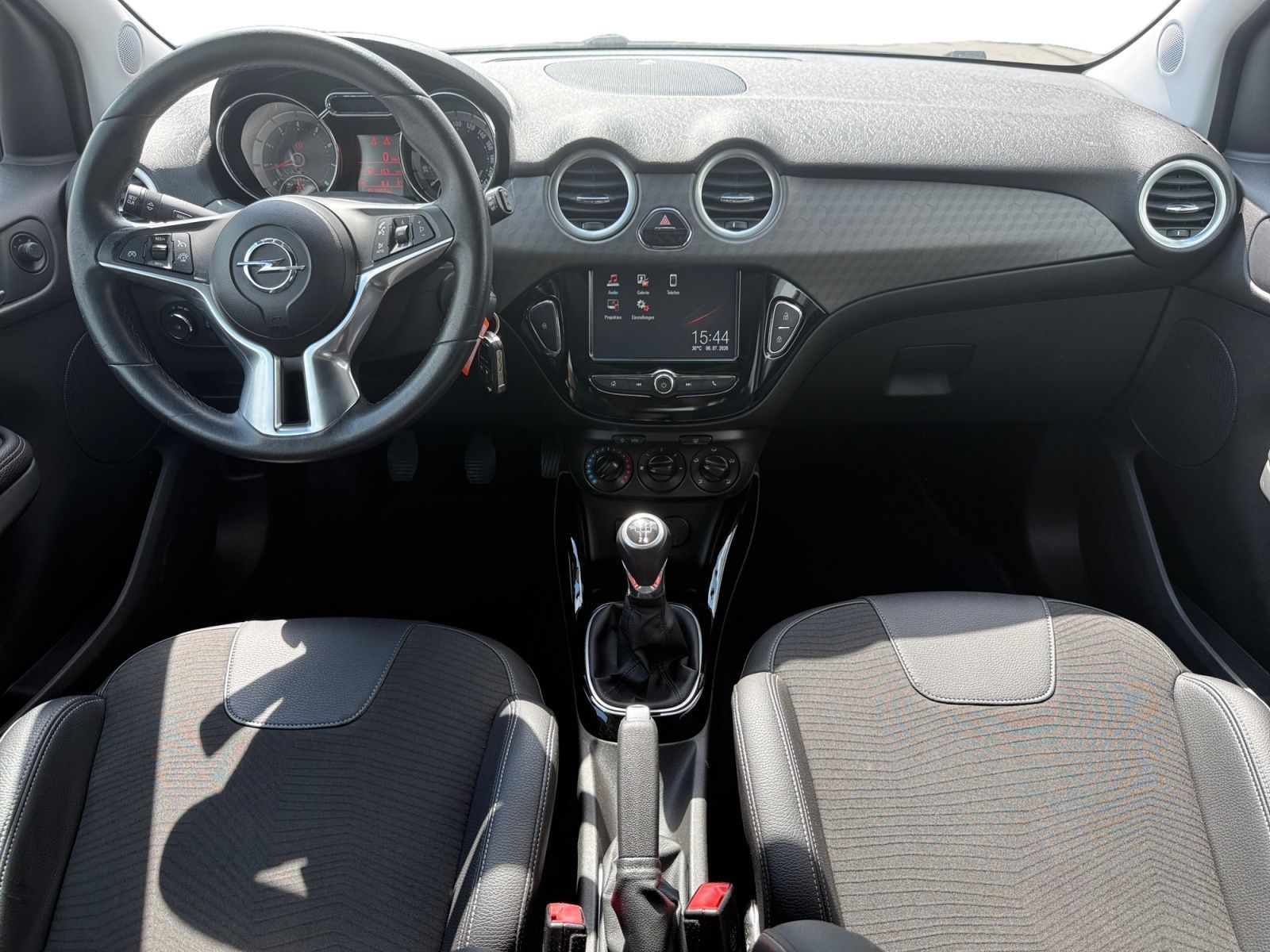 Fahrzeugabbildung Opel Adam 1.2 Open Air TEMPO GARANTIE