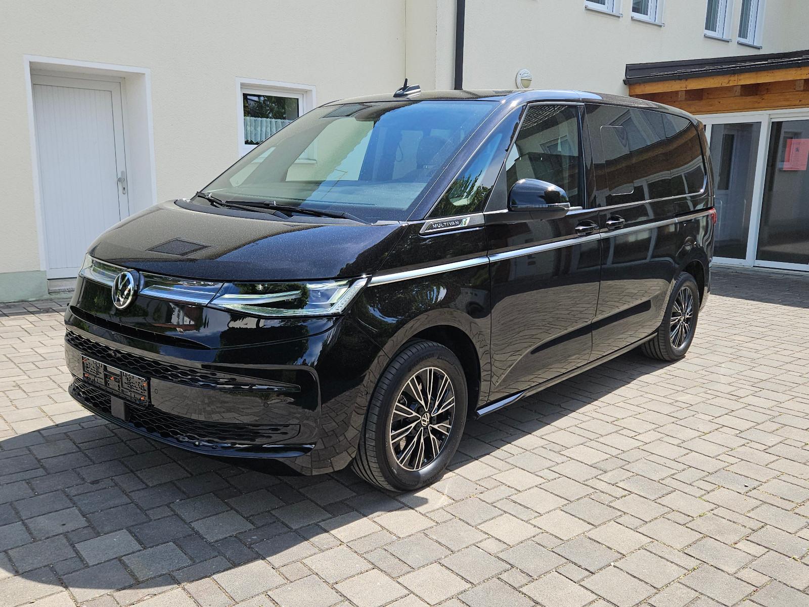 Volkswagen T7 Multivan TSI Style AHK StHzg Pano ACC Kamera
