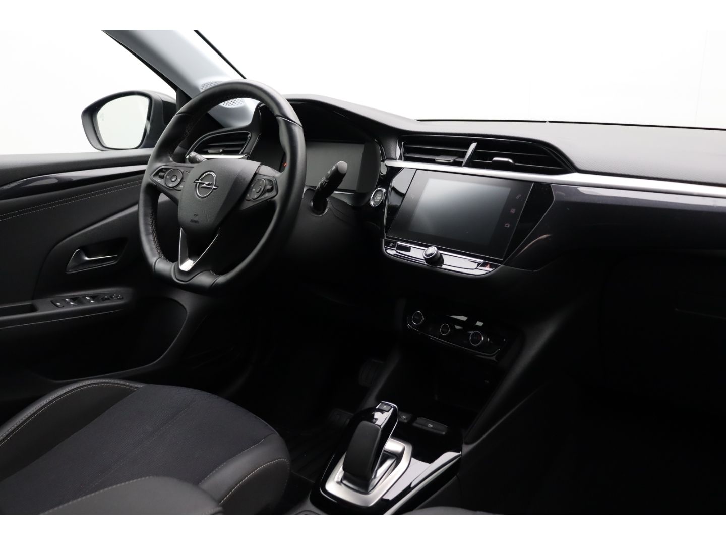 Fahrzeugabbildung Opel Corsa-e F Elegance Navi Totwinkelass. Kamera SHZ