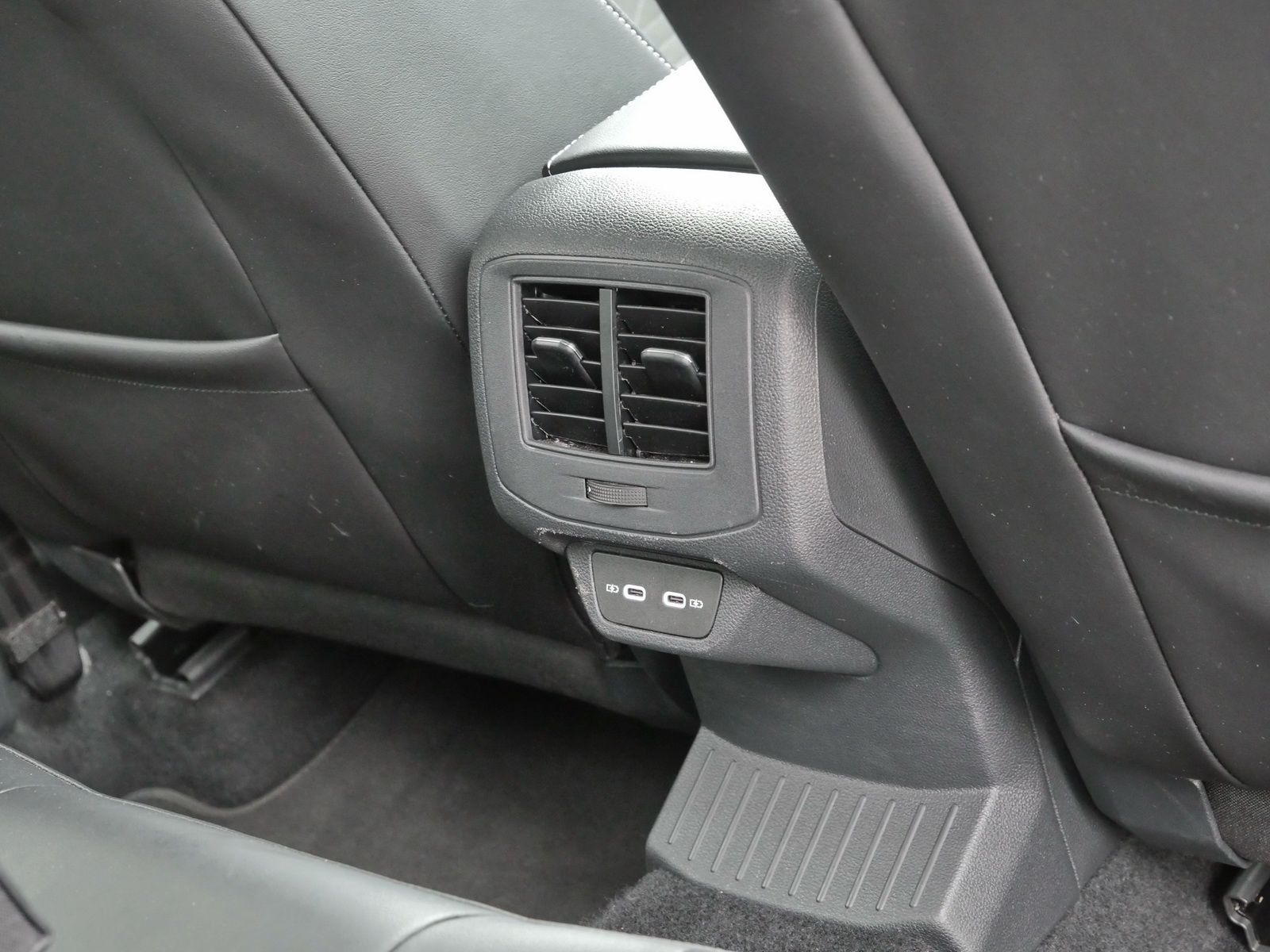 Volkswagen T-Roc - Bild 17