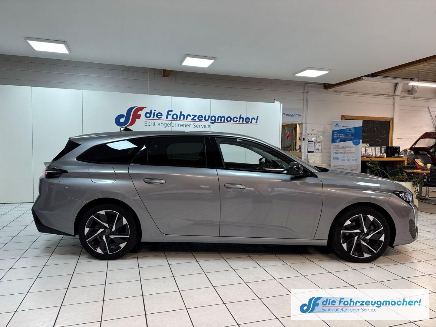 Fahrzeugabbildung Peugeot 308 SW Allure Pack Navi Memory Sitze 360 Kamera