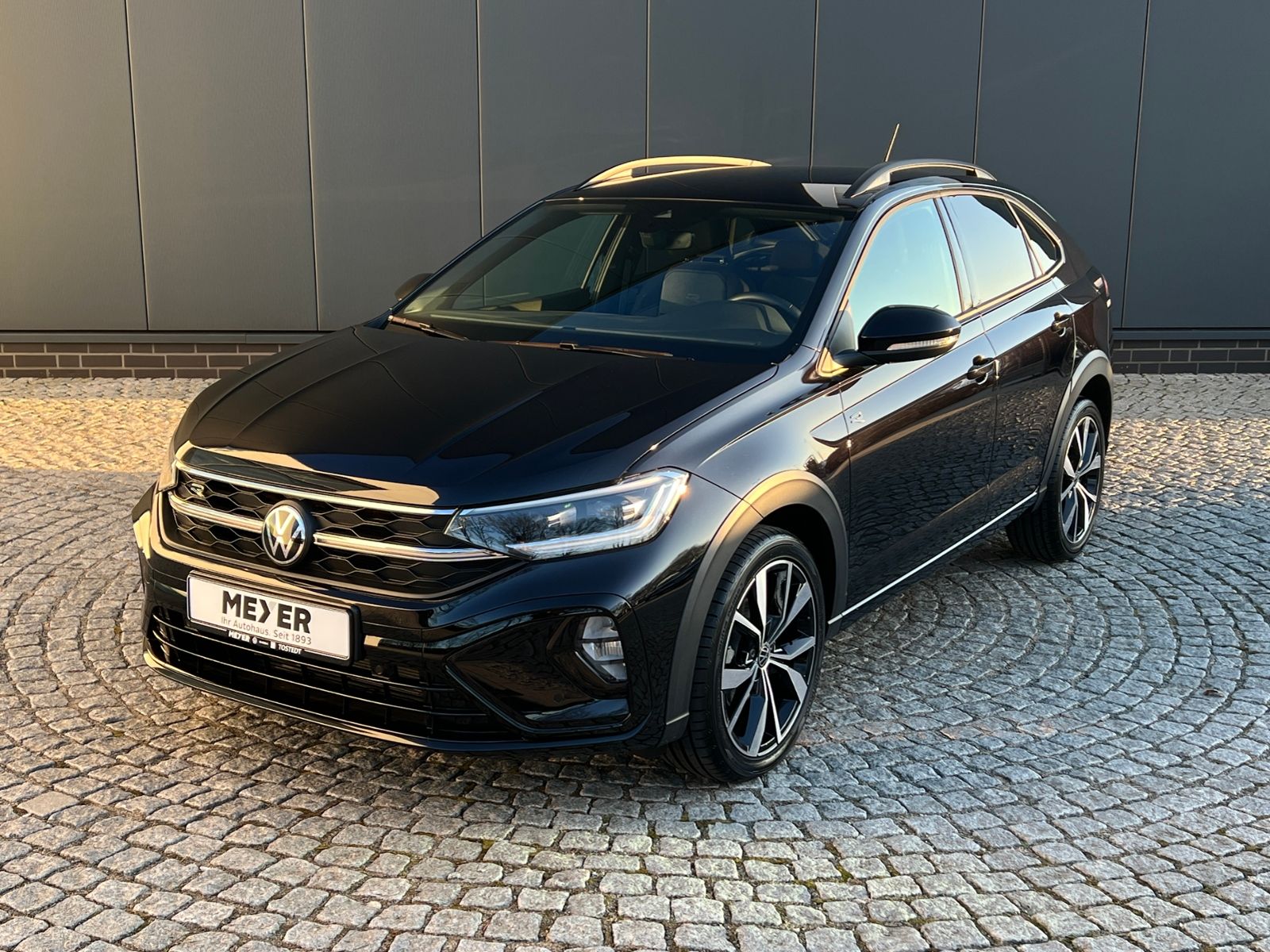 Fahrzeugabbildung Volkswagen Taigo R-Line 1.5 TSI DSG *AHK, IQ-Light, Navi, 1