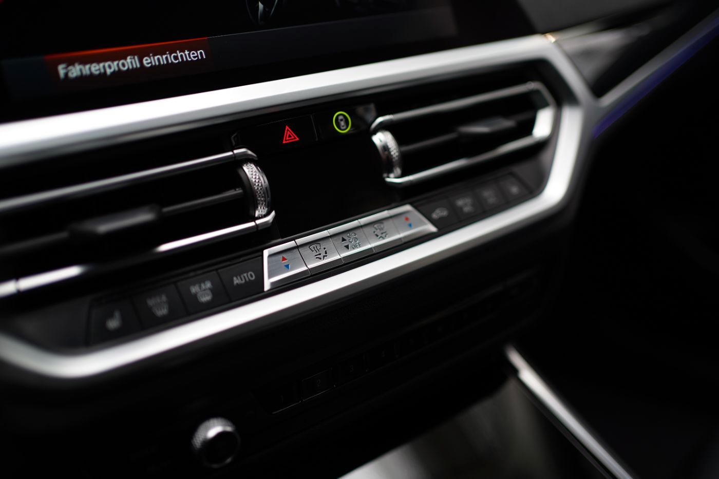 Fahrzeugabbildung BMW 320d Sport Line +HeadUp+AHK+Laserlicht+Parkassis