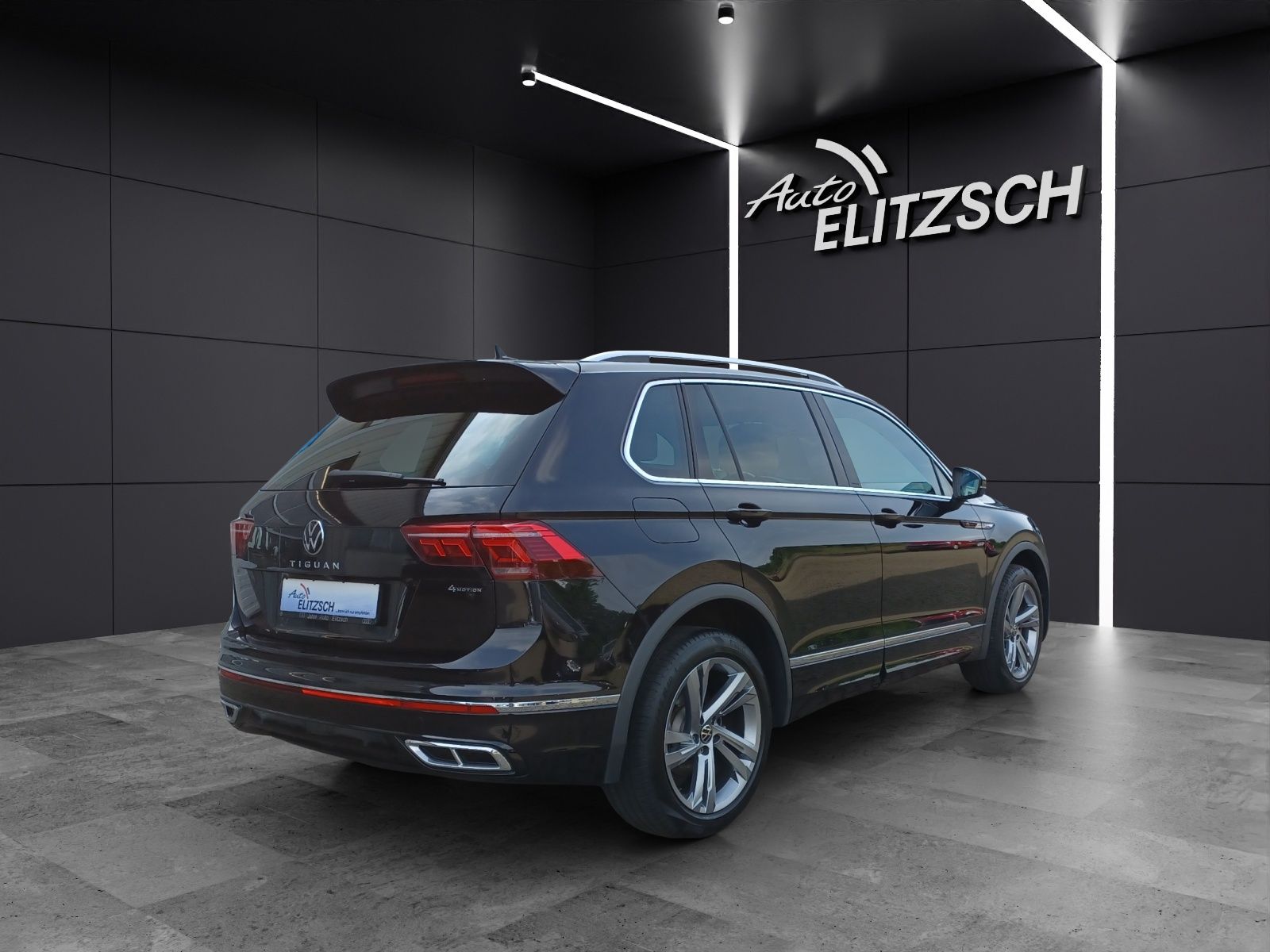 Fahrzeugabbildung Volkswagen Tiguan TSI R-Line 4M DSG R-Lin STH Matrix AHK Na