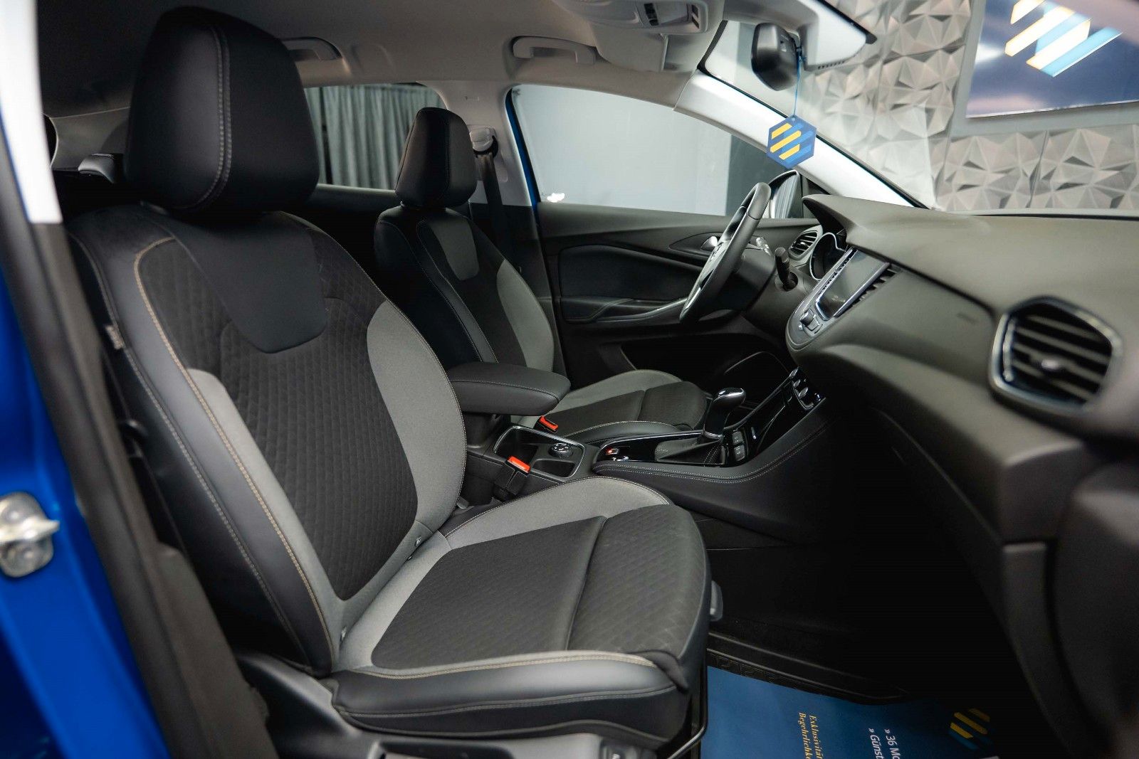 Fahrzeugabbildung Opel Grandland (X) 2.0 CDTI Innovation *LED*CarPlay*