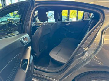 MYAUTOCENTER – Gebraucht- und Jahreswagen mit Werkstattservice in Pfaffenhofen Ford Focus *KEYLES*HEAD-UP*LKHZ*2-ZONEN*ACC*VOLL*