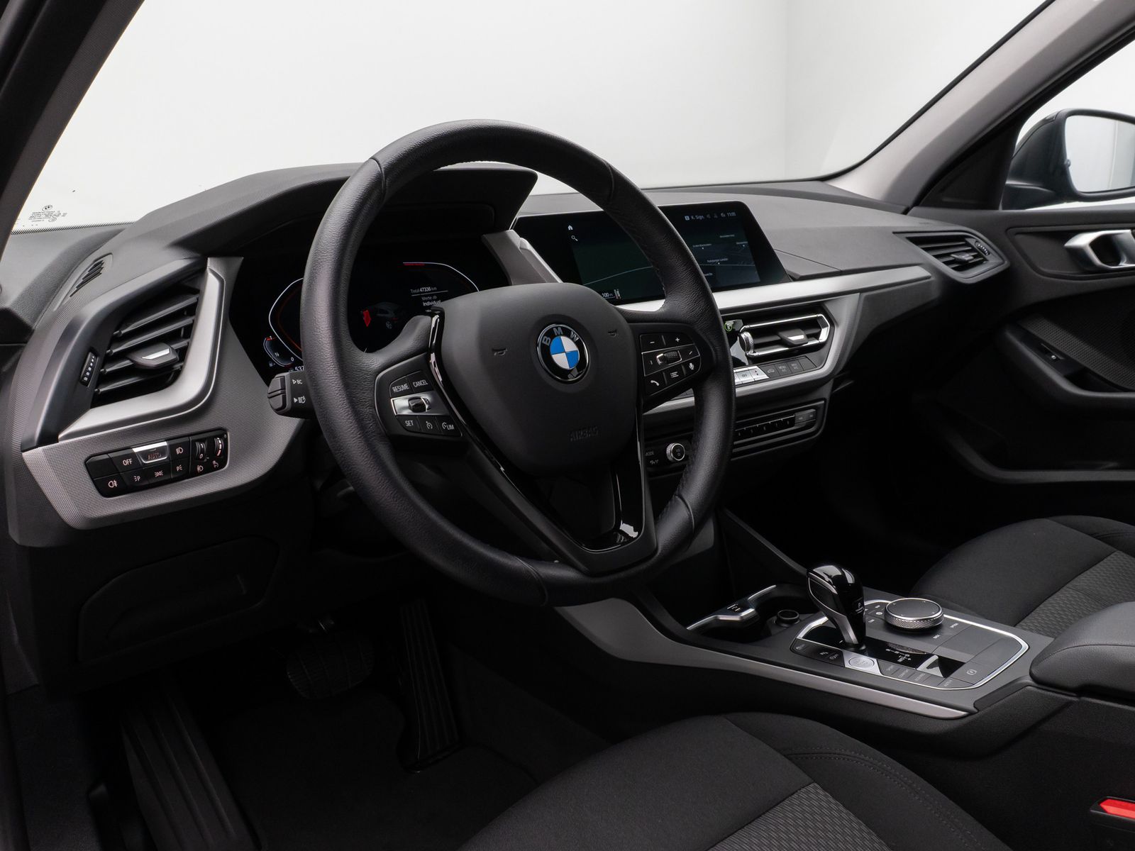 Fahrzeugabbildung BMW 118i PDC CockPitPro Alarm Geschwindigkeitsreg