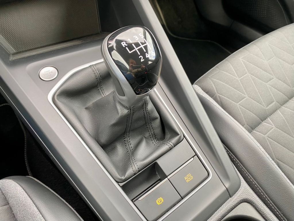 Fahrzeugabbildung Volkswagen Golf Variant 1.5 TSI Life AHK GZJR AAC KAM SHZ