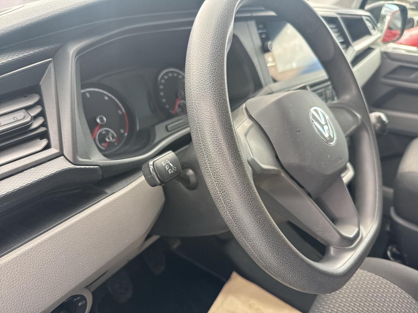 Volkswagen T6.1 Kasten 2.0 TDI L1H1 AHK Navi LED Dyn. Kurve