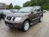Nissan Pathfinder 3.0 dCi LE 7 Sitzplätze - Nissan Pathfinder: 3.0