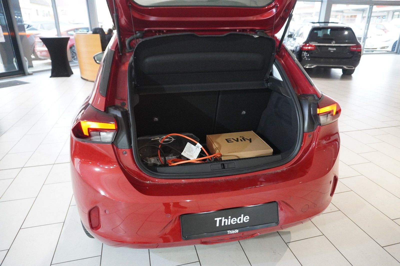 Fahrzeugabbildung Opel Corsa-e F FACELIFT 3-PHASIG NAVI/LED/SHZ/11KW