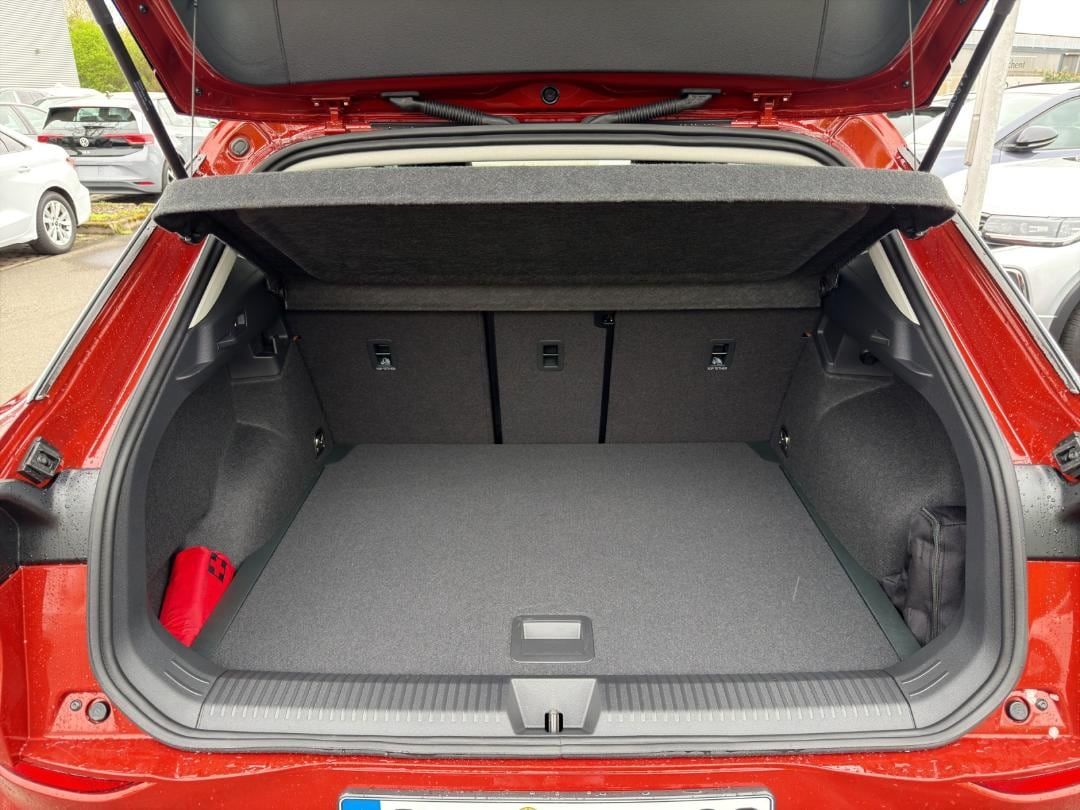Fahrzeugabbildung Volkswagen T-ROC Life GHR,AHK,App-Connect,Winterpaket,17LM-