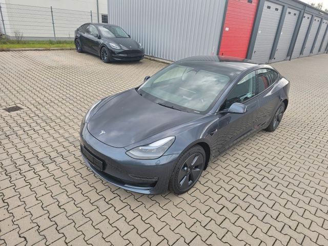 Tesla Model 3  Long Range Allradantrieb mit Dualmotor