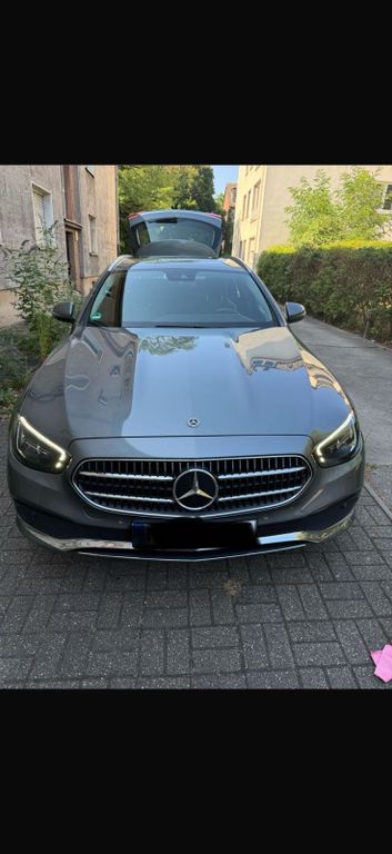 Image of Mercedes-Benz E 200