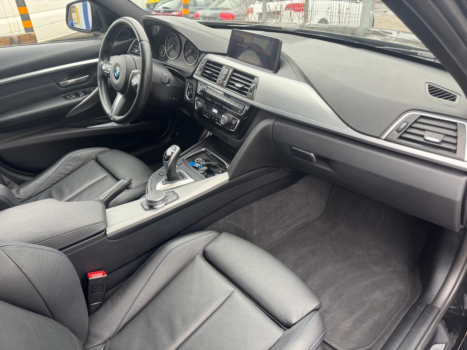 Fahrzeugabbildung BMW 330 3 Touring xDrive M Sport Shadow Line Leder