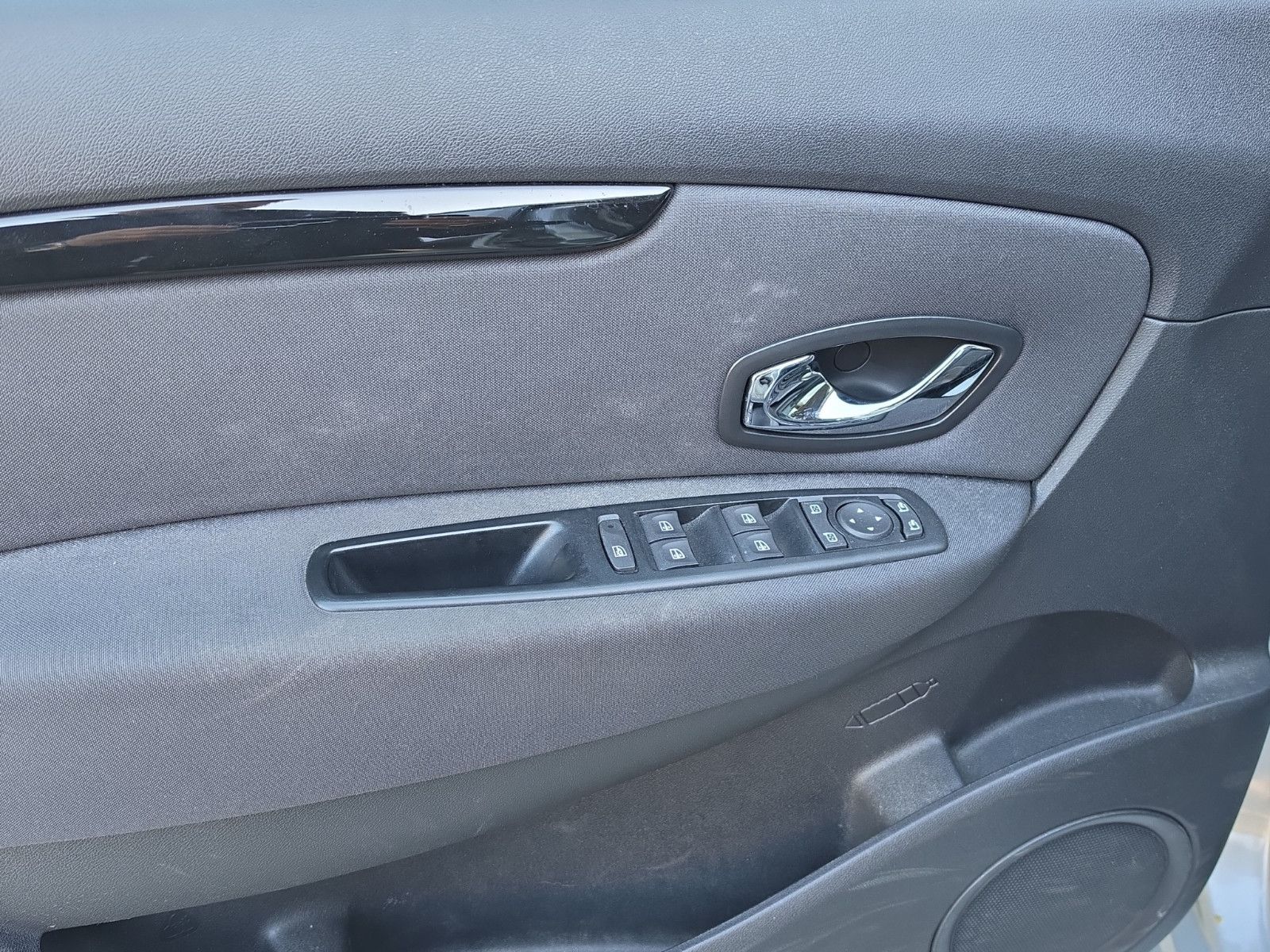 Fahrzeugabbildung Renault Scenic III Xmod Paris