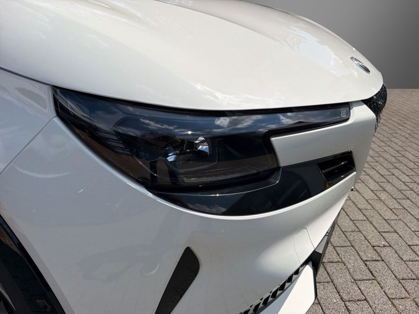 Fahrzeugabbildung Alfa Romeo Junior Ibrida Sport Speciale 1,2 VGT 107kW MY26