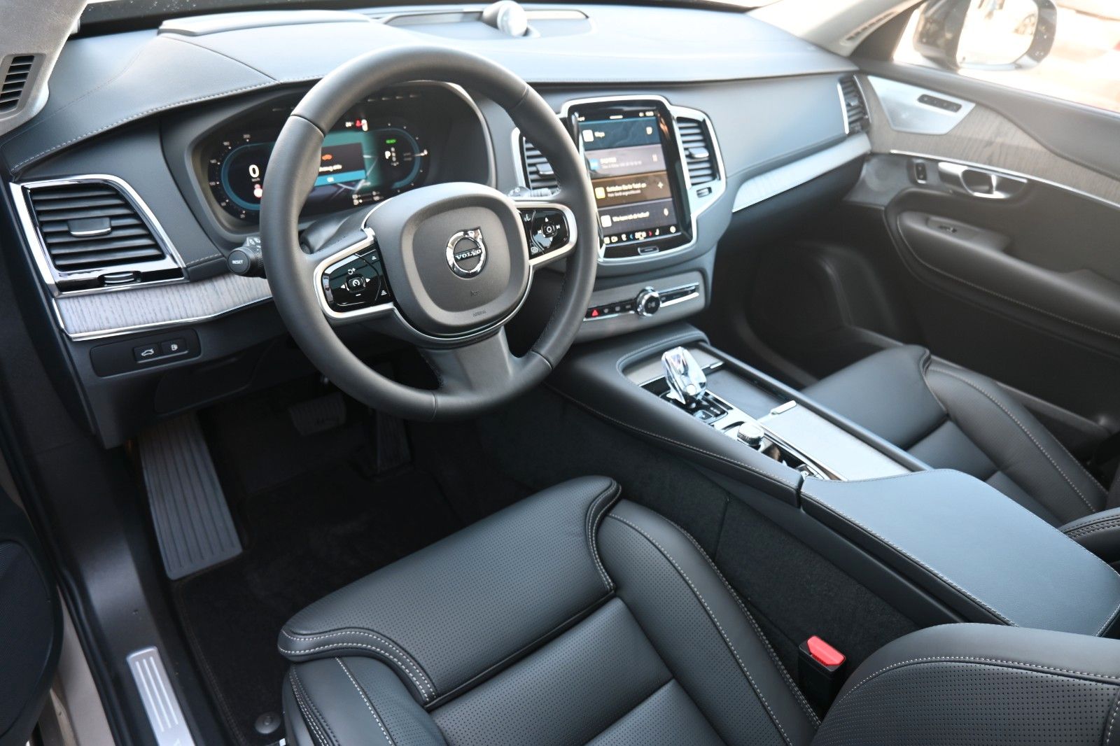 Fahrzeugabbildung Volvo XC90 Ultra Dark Recharge T8 B&W*LUFT*360*MASSAGE