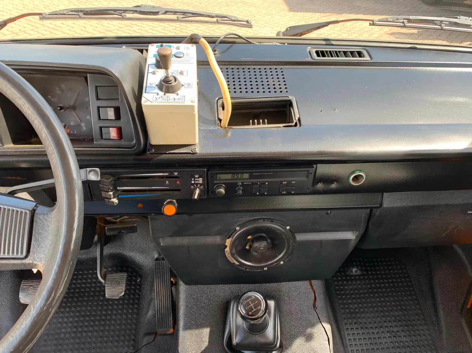 Volkswagen T3 Doka Pritsche Syncro 4x4/ AHK / 5 Sitze