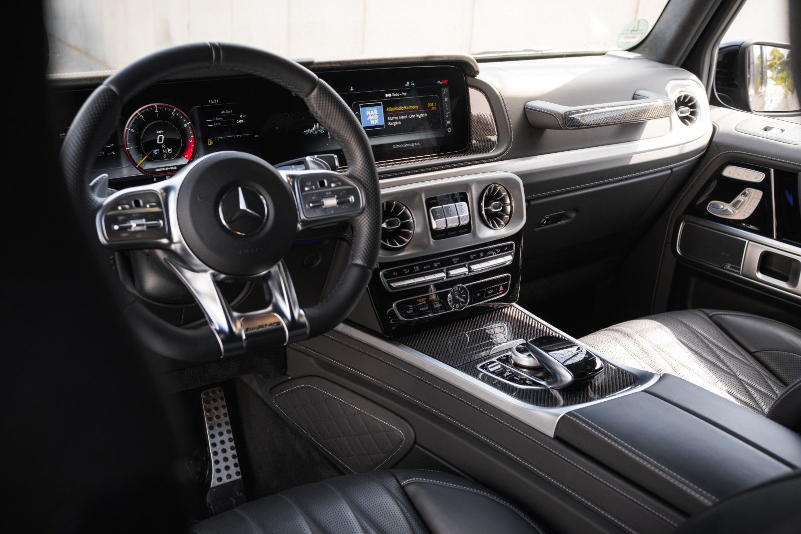 Fahrzeugabbildung Mercedes-Benz G 63 AMG-Burm.-NightPaket-360*-WR-StHz-SD