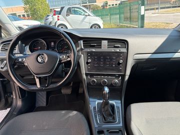 Volkswagen Golf - 12
